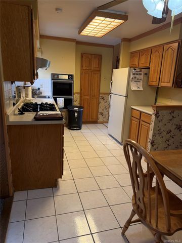 318 W 21st Street, Deer Park, NY 11729