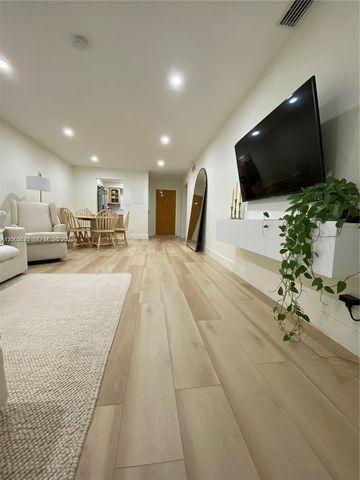 1200 Tallwood Ave 302, Hollywood, FL 33021