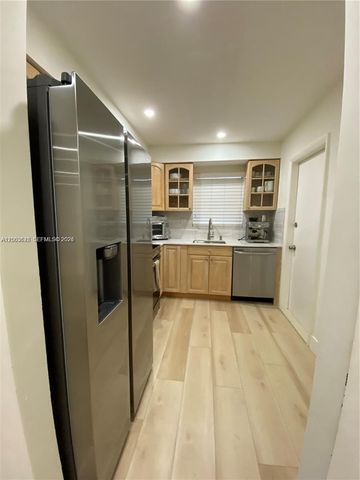 1200 Tallwood Ave 302, Hollywood, FL 33021