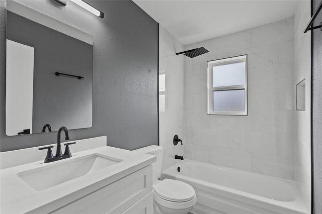 2015 Rosalee Street 3, La Marque, TX 77568