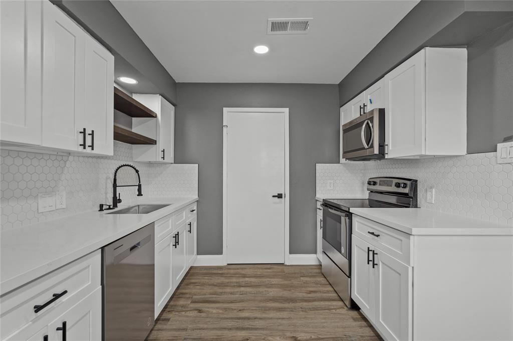 2015 Rosalee Street 3, La Marque, TX 77568