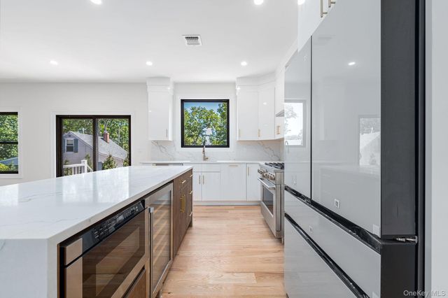1700 Smith Drive S, Southold, NY 11971