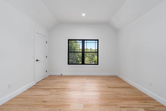 1700 Smith Drive S, Southold, NY 11971
