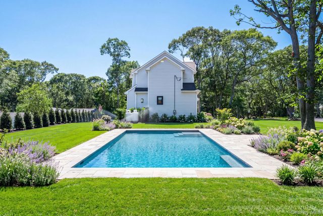 1700 Smith Drive S, Southold, NY 11971