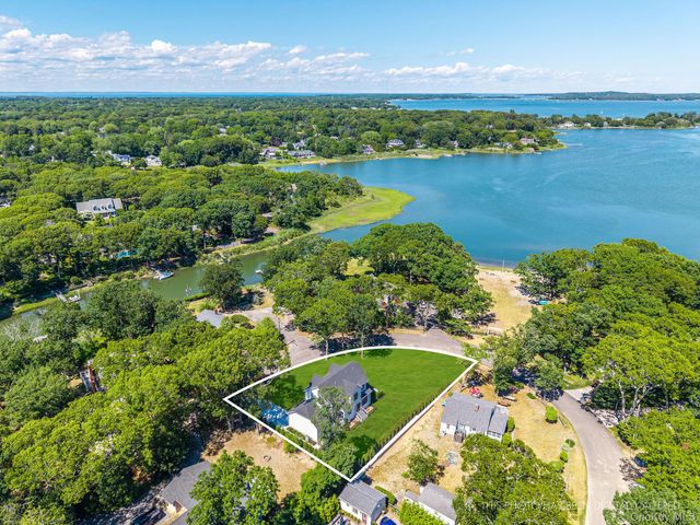 1700 Smith Drive S, Southold, NY 11971