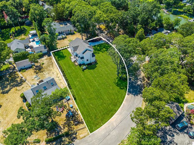 1700 Smith Drive S, Southold, NY 11971
