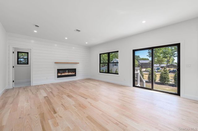 1700 Smith Drive S, Southold, NY 11971