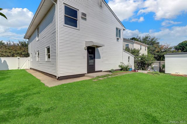 376 Ferraris, Copiague, NY 11726
