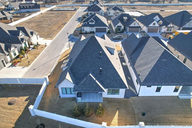 1234 N 71st Place, Broken Arrow, OK 74014