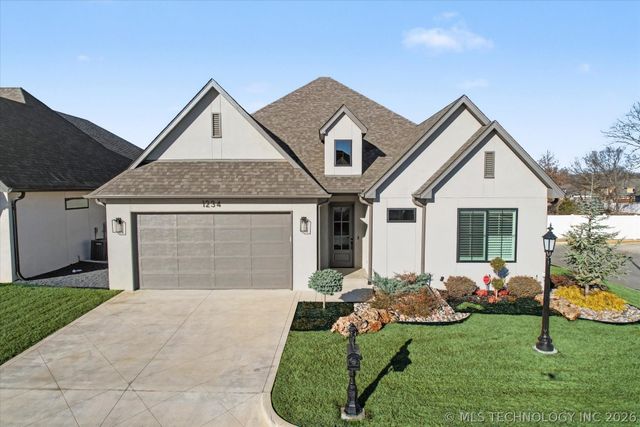 1234 N 71st Place, Broken Arrow, OK 74014