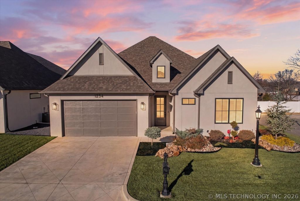 1234 N 71st Place, Broken Arrow, OK 74014