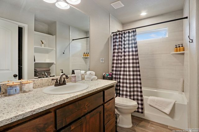 652 CANYON BEND, Canyon Lake, TX 78133