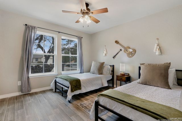 652 CANYON BEND, Canyon Lake, TX 78133