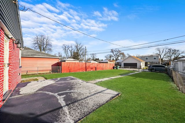 12629 S Throop Street, Calumet Park, IL 60827