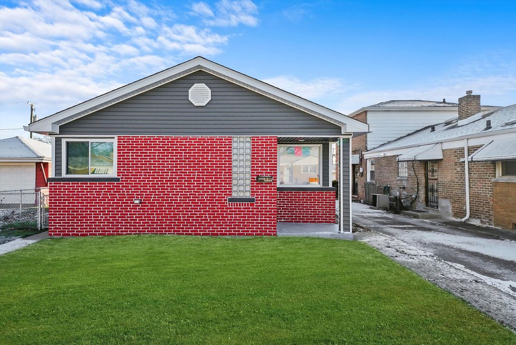 12629 S Throop Street, Calumet Park, IL 60827