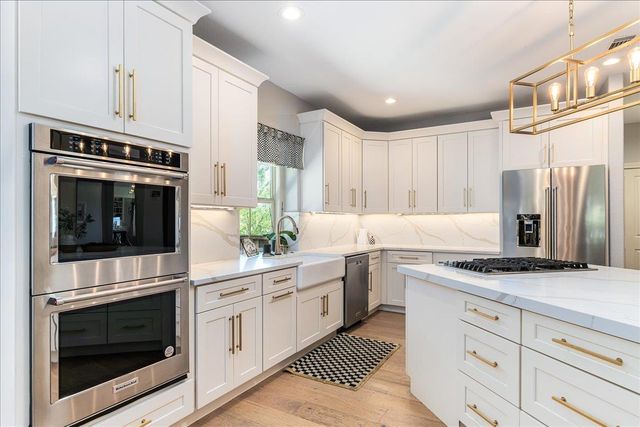 3500 Wellspring DR, Bee Cave, TX 78738