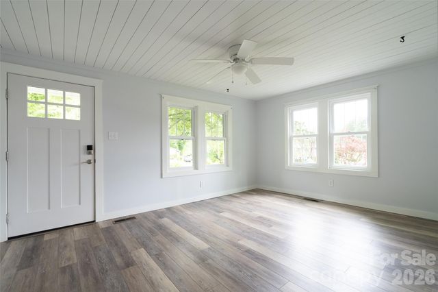 250 Oakdale Street, Brevard, NC 28712