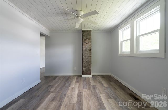 250 Oakdale Street, Brevard, NC 28712