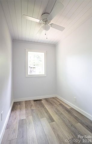 250 Oakdale Street, Brevard, NC 28712