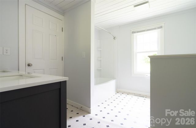 250 Oakdale Street, Brevard, NC 28712