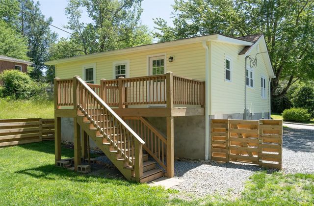 250 Oakdale Street, Brevard, NC 28712