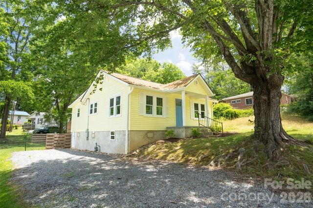 250 Oakdale Street, Brevard, NC 28712