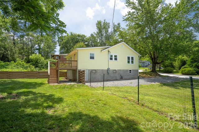 250 Oakdale Street, Brevard, NC 28712