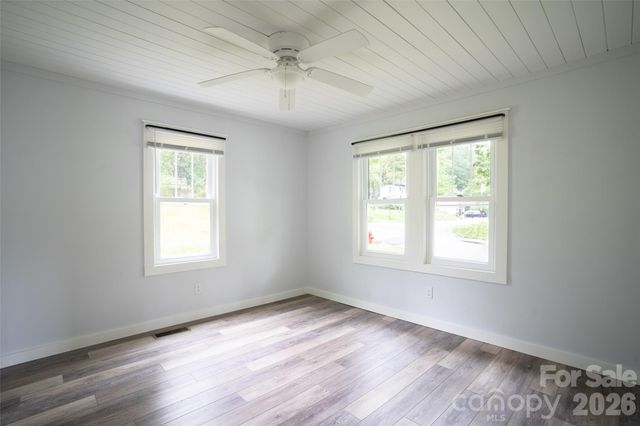 250 Oakdale Street, Brevard, NC 28712
