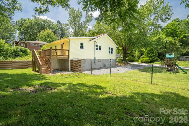 250 Oakdale Street, Brevard, NC 28712