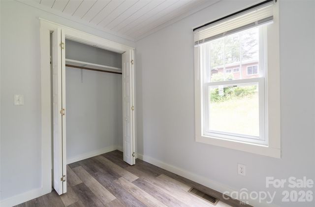 250 Oakdale Street, Brevard, NC 28712