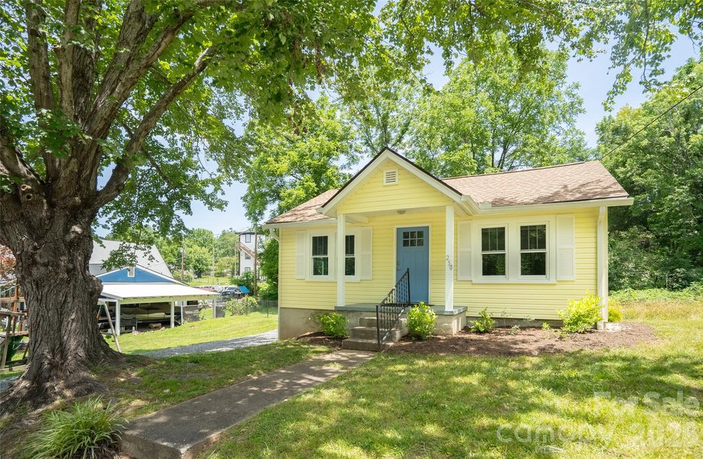 250 Oakdale Street, Brevard, NC 28712