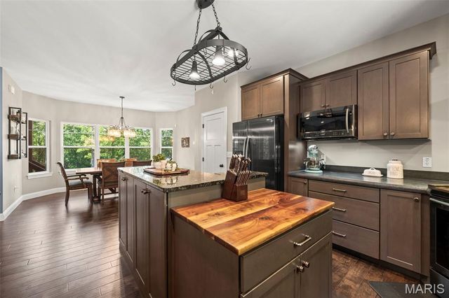 7 Seclusion Woods, Festus, MO 63028