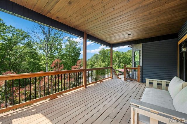 7 Seclusion Woods, Festus, MO 63028