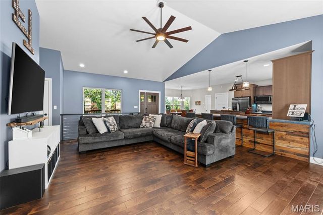 7 Seclusion Woods, Festus, MO 63028