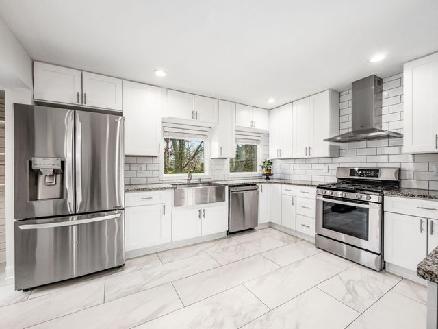 8610 Craigston Court, Dublin, OH 43017