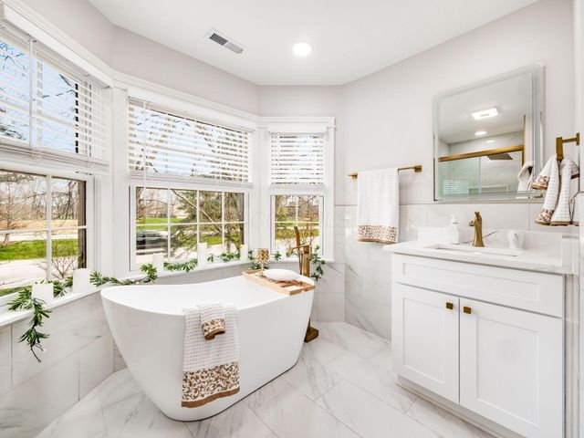 8610 Craigston Court, Dublin, OH 43017