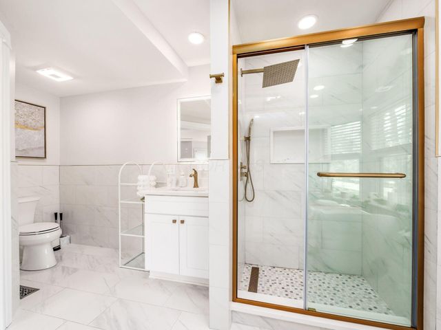 8610 Craigston Court, Dublin, OH 43017