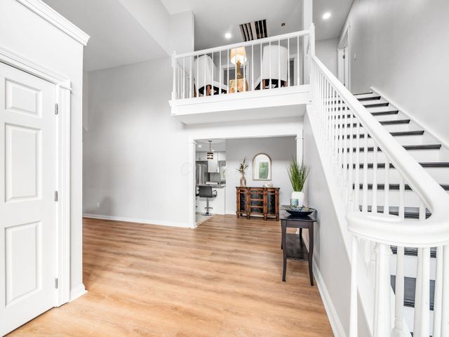 8610 Craigston Court, Dublin, OH 43017