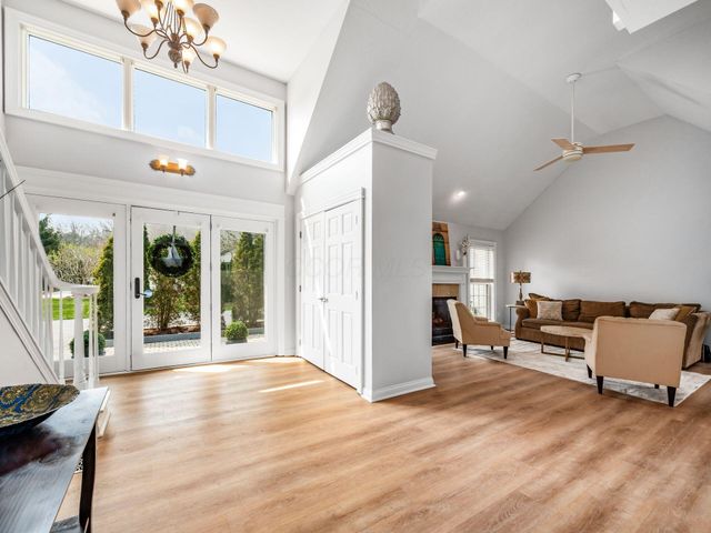 8610 Craigston Court, Dublin, OH 43017