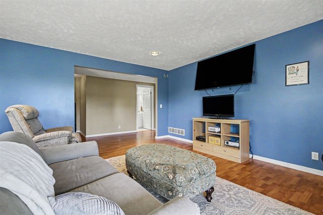 10264 Summerwood Drive, Zeeland, MI 49464