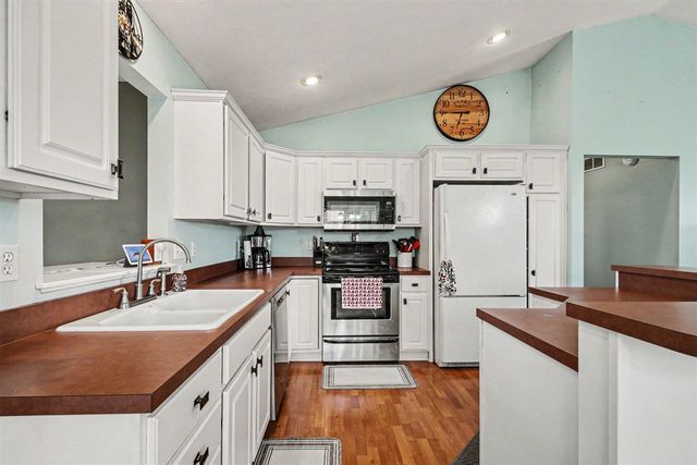 10264 Summerwood Drive, Zeeland, MI 49464