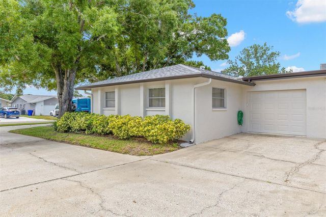 1227 QUEEN ANNE DRIVE A, Palm Harbor, FL 34684