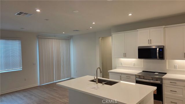 6333 Sierra Vista Lane, Fontana, CA 92336
