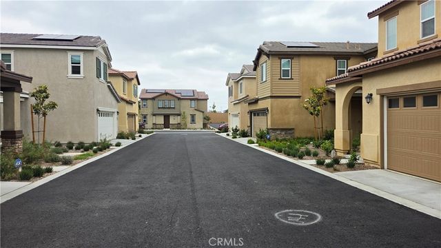 6333 Sierra Vista Lane, Fontana, CA 92336