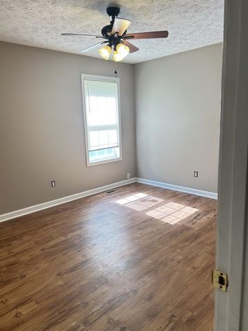 1149 Granite Lane, Loganville, GA 30052