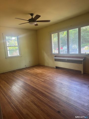 225 Winnepoge Drive, Fairfield, CT 06825