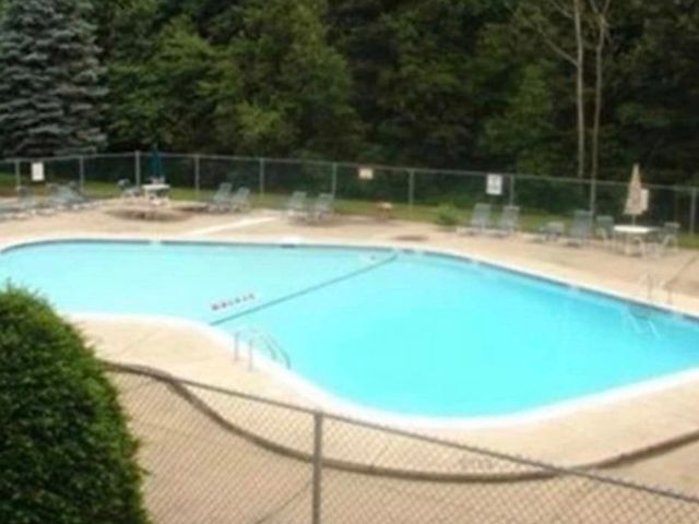 30 Colonial Dr 30A5, Andover, MA 01810