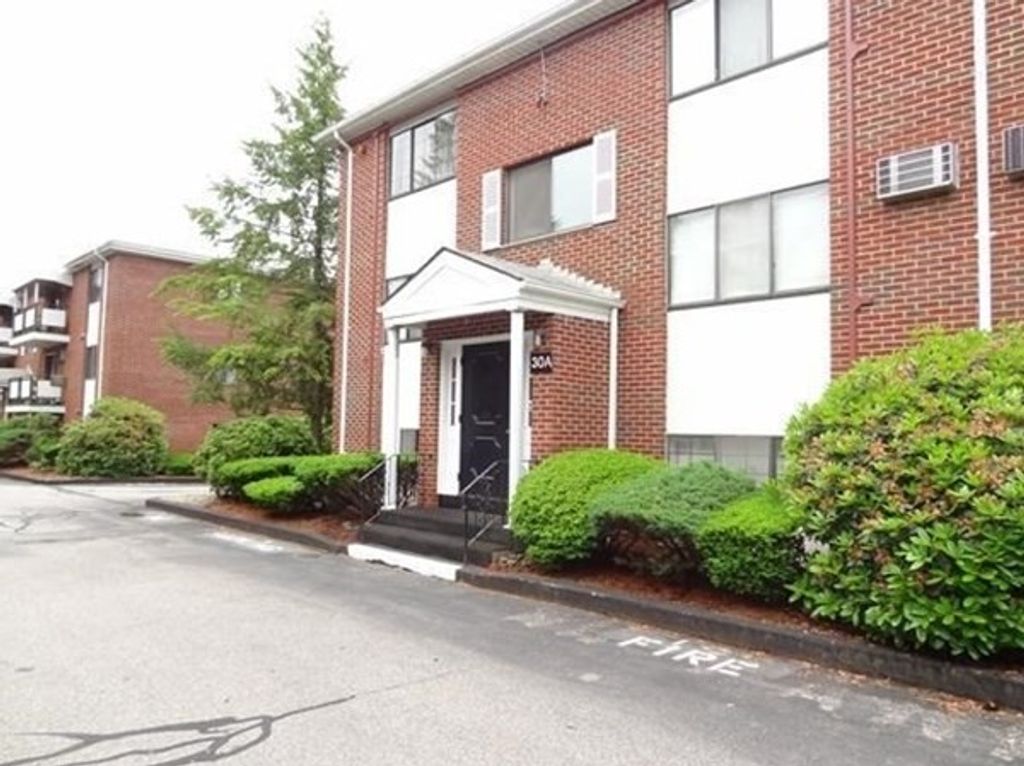 30 Colonial Dr 30A5, Andover, MA 01810