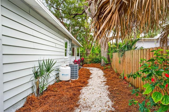 5182 25TH AVENUE S, Gulfport, FL 33707