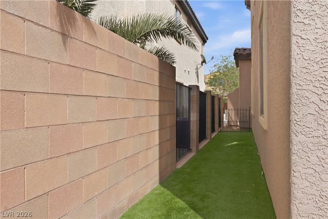 897 Via Del Tramonto Street, Henderson, NV 89011